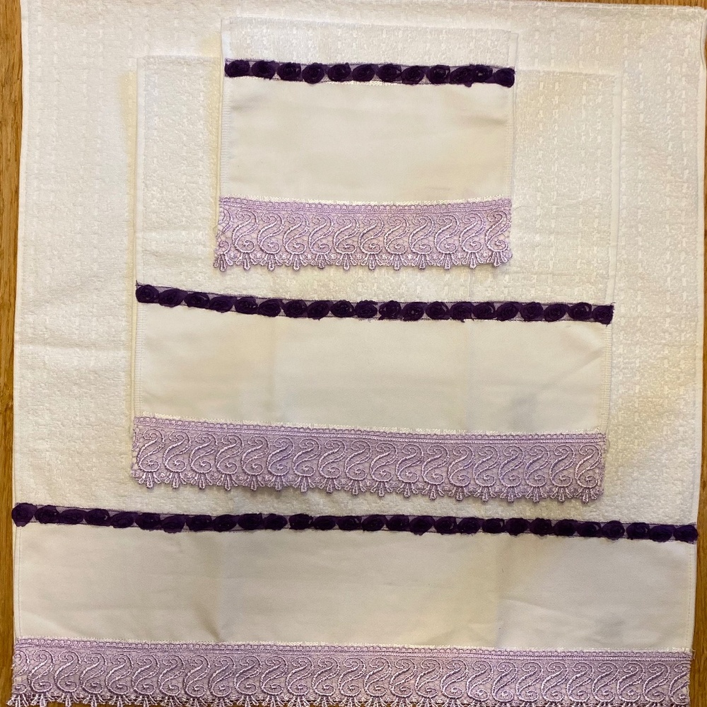 Decorated towel set. Wash, hand and bath towels.